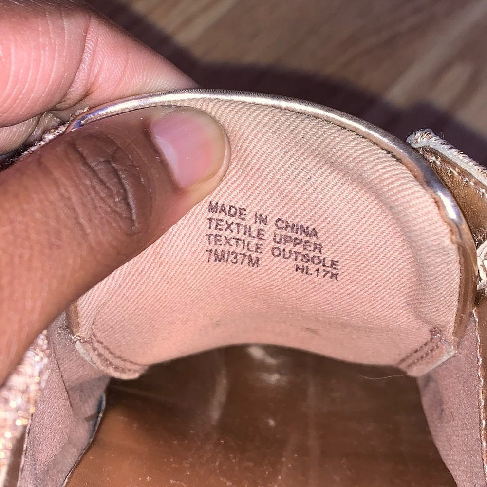 Designer Shoes - Picture 3 of 4